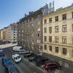 Smart Living Apartments - Hauptbahnhof